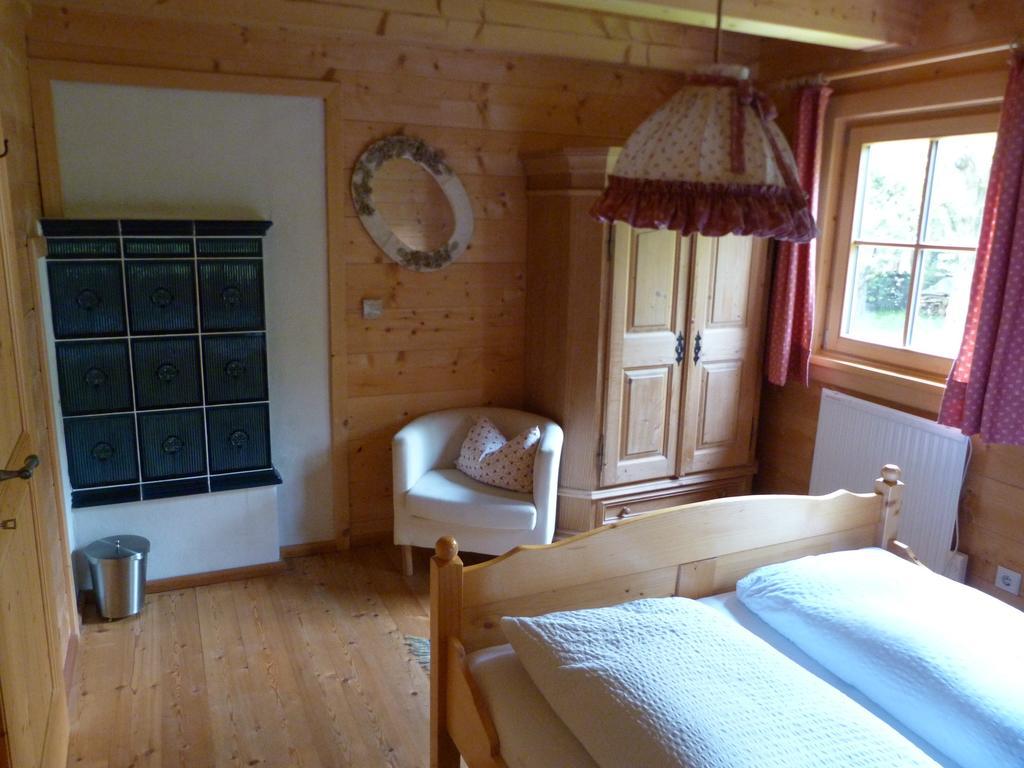 Villa Knusperhäusl Uttendorf Zimmer foto