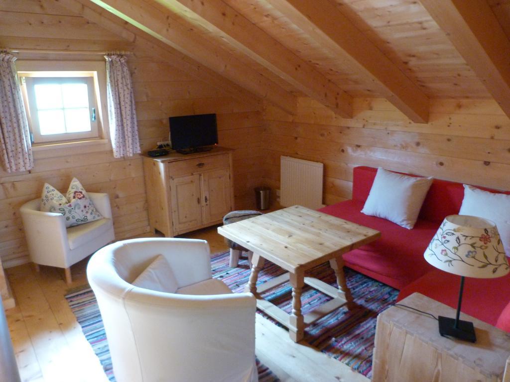 Villa Knusperhäusl Uttendorf Zimmer foto